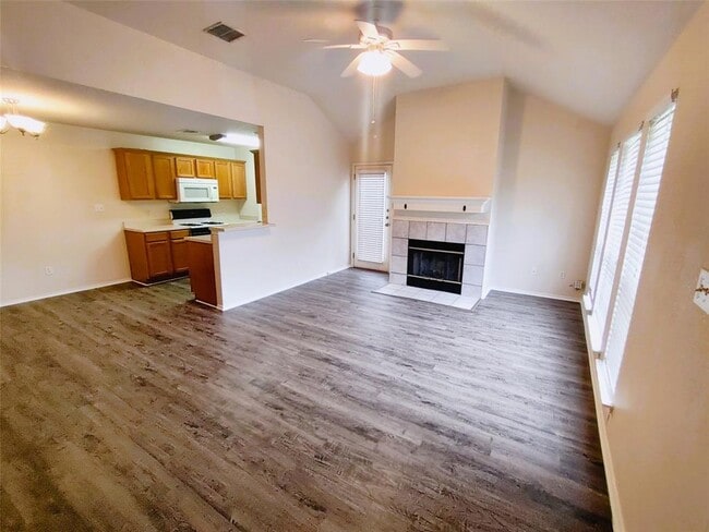 2421 Wisteria Way in Round Rock, TX - Building Photo - Building Photo