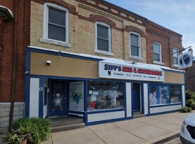 11 Montreal St in Kingston, ON - Building Photo