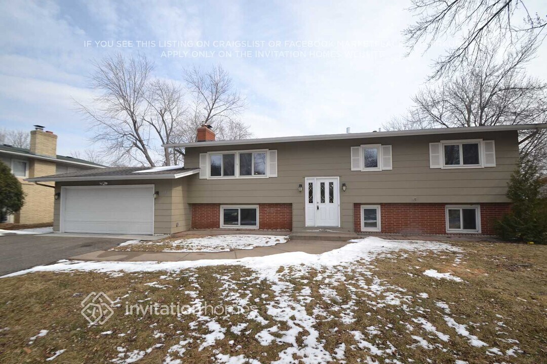 8008 Colorado Ave N in Minneapolis, MN - Building Photo