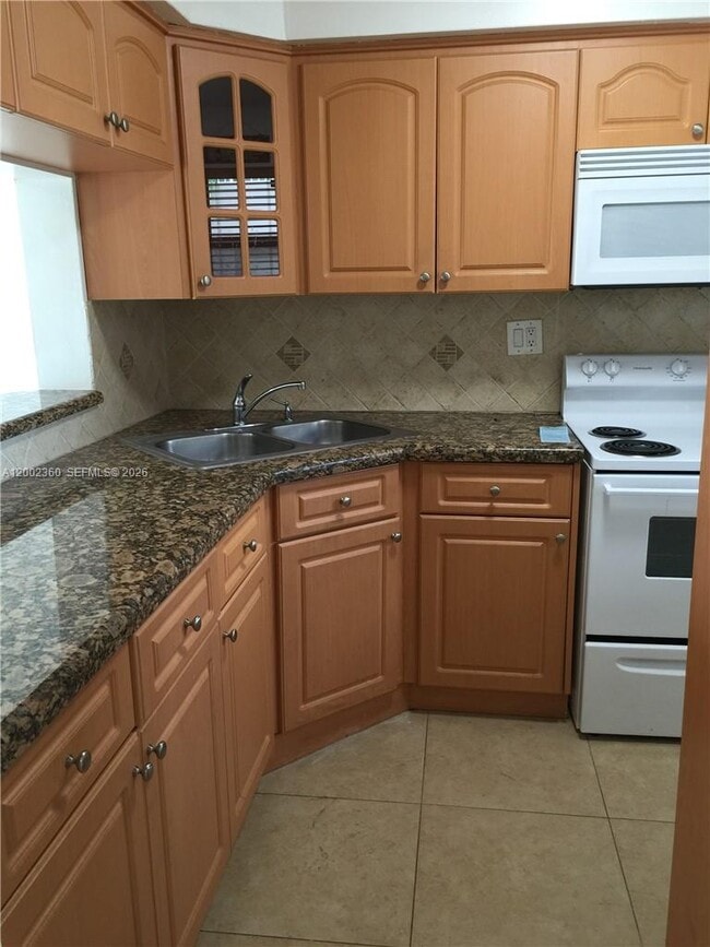 8500 NW 8th St in Miami, FL - Building Photo - Building Photo