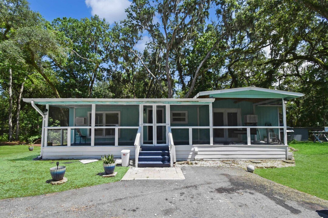 4895 Ave D in St. Augustine, FL - Building Photo