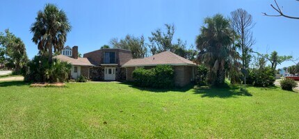102 Buccaneer Dr in Port St. Joe, FL - Building Photo - Building Photo