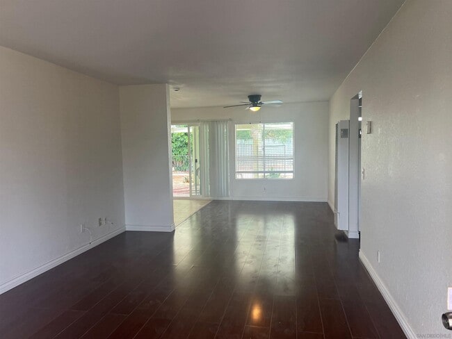 8826 Calliandra Rd in San Diego, CA - Building Photo - Building Photo