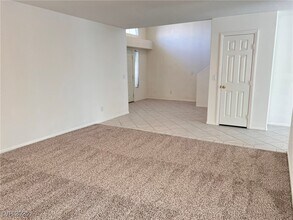 10229 Abano Ct in Las Vegas, NV - Building Photo - Building Photo