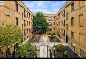 728 W Roscoe St in Chicago, IL - Building Photo