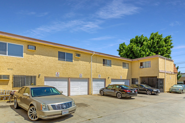 16915 S Vermont Ave in Gardena, CA - Building Photo - Building Photo