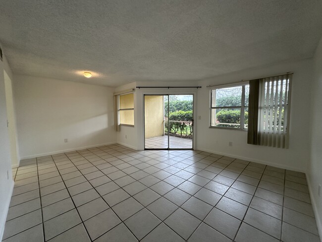 2271 SE 27th Dr, Unit 2271 in Homestead, FL - Building Photo - Building Photo