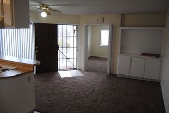 4809 Hahn Ave in Bakersfield, CA - Building Photo - Building Photo