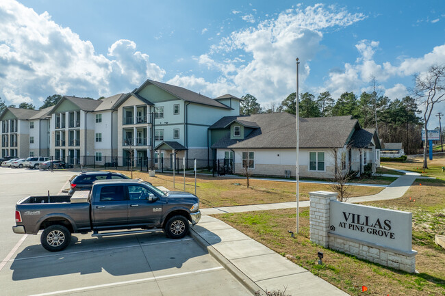 Villas at Pine Grove in Lufkin, TX - Building Photo - Building Photo