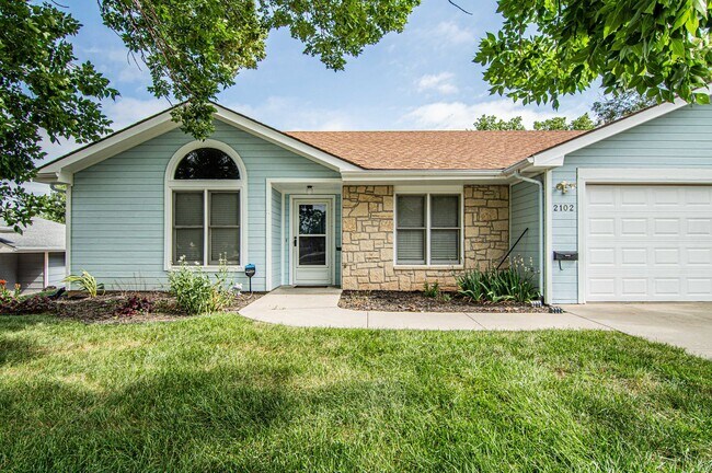 2102 Sunflower Ct in Junction City, KS - Building Photo - Building Photo