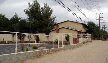 Desert Bell Apartments in Apple Valley, CA - Building Photo - Building Photo