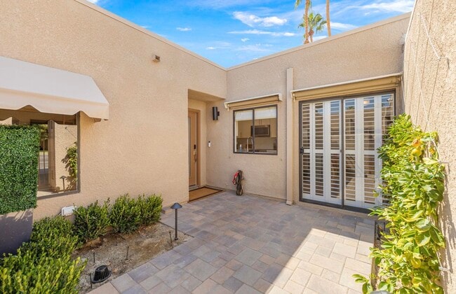 72499 Desert Flower Dr in Palm Desert, CA - Building Photo - Building Photo