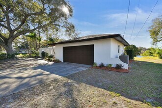 570 Casler Ave in Clearwater, FL - Foto de edificio - Building Photo