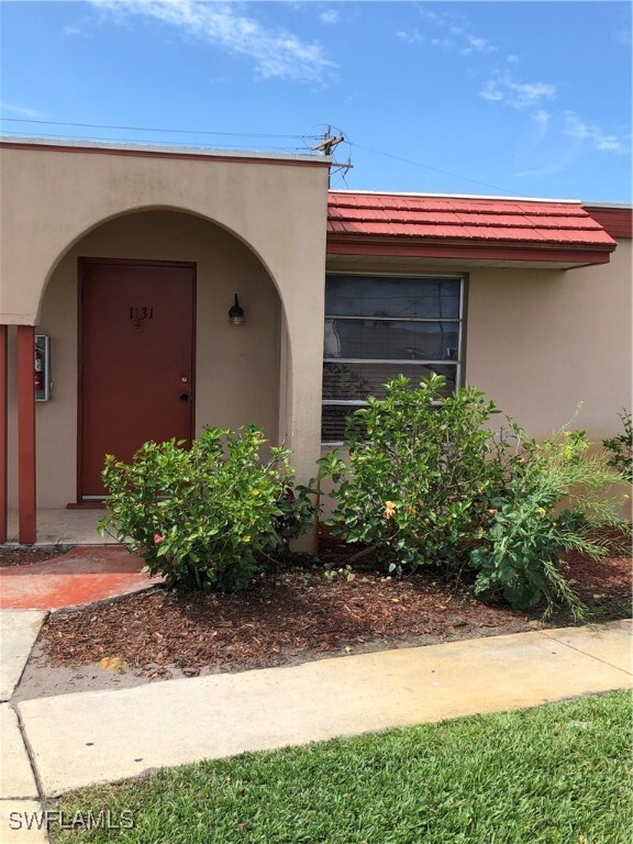 property at 1131 S Loop Blvd