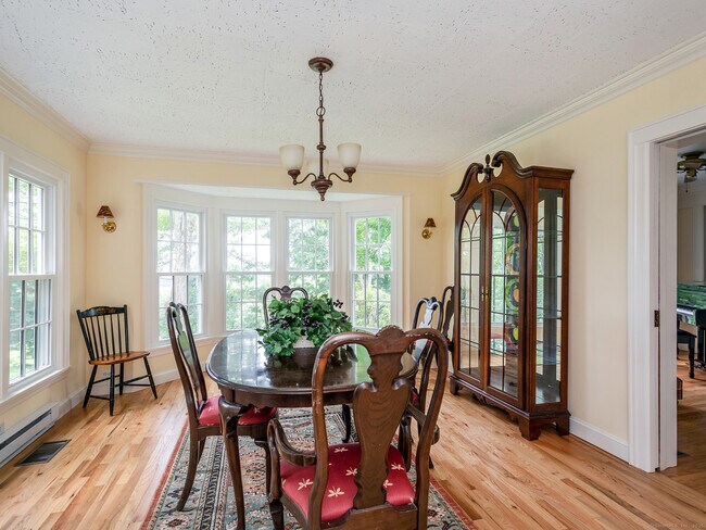 61 Curtiss Rd in Warren, CT - Building Photo - Building Photo