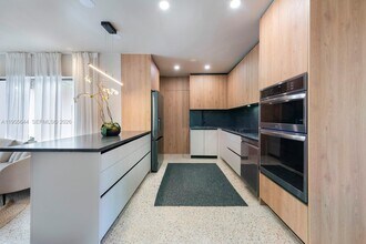 311 NE 117th St in Miami, FL - Building Photo - Building Photo