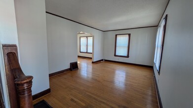 1109 SW 19th St in Topeka, KS - Building Photo - Building Photo