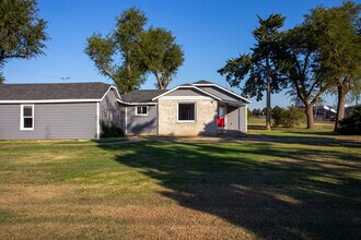 1105 Main St in Panhandle, TX - Building Photo - Building Photo