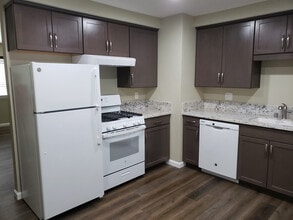 1400 E Canal Dr in Turlock, CA - Building Photo - Building Photo