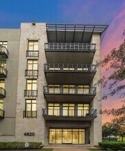 4820 Caroline St in Houston, TX - Building Photo - Building Photo