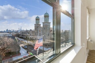 582 66th St in West New York, NJ - Building Photo - Building Photo
