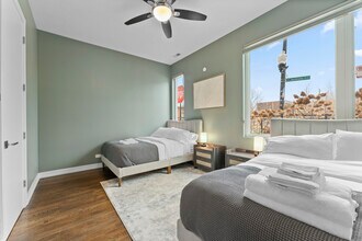 2437 W Jackson Blvd in Chicago, IL - Building Photo - Building Photo