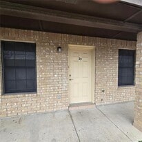 9 Alamo S Rd in Edinburg, TX - Building Photo