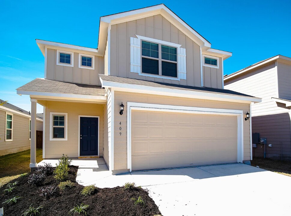 409 Katie Elder Dr in Jarrell, TX - Building Photo
