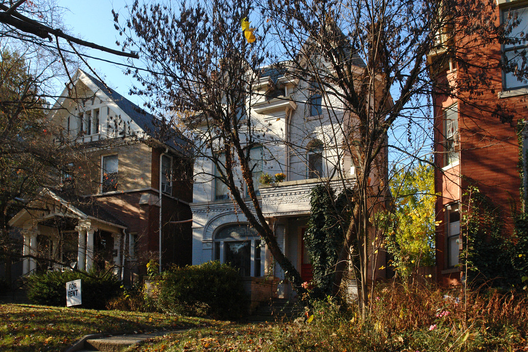 920 Cherokee Rd in Louisville, KY - Building Photo