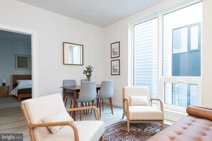 1130 N Delaware Ave in Philadelphia, PA - Building Photo