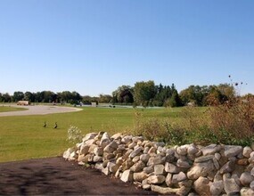 N58W23947 Hastings Ct in Sussex, WI - Building Photo - Building Photo