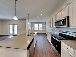 2118 Saffron Walden Dr in Plant City, FL - Building Photo - Building Photo