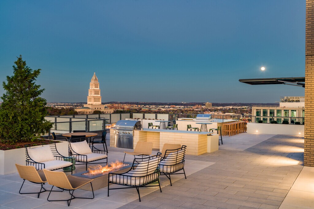 Dylan and Reese Alexandria, VA Apartments