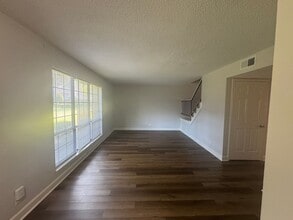 4786 Rustling Oaks Dr in Memphis, TN - Building Photo - Building Photo