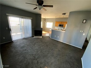 2100 Black Island St in Las Vegas, NV - Building Photo - Building Photo