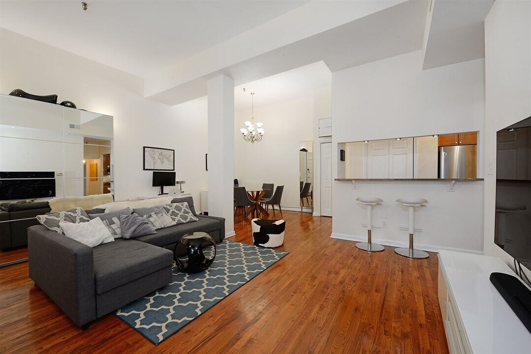 158 Wayne St-Unit -324A in Jersey City, NJ - Building Photo