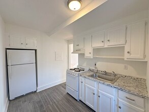 Marlyn Apartments in Upper Darby, PA - Foto de edificio - Building Photo