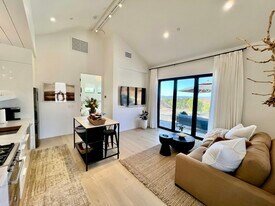 39945 Chaparral Dr in Temecula, CA - Building Photo