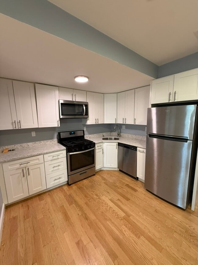 91 Munroe St, Unit 2