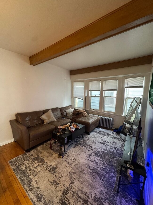 2945 N Oakland Ave in Milwaukee, WI - Building Photo - Building Photo