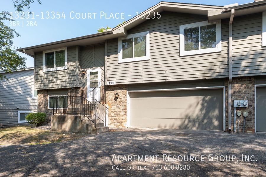 13231 Court Pl, Unit 13235 in Burnsville, MN - Building Photo