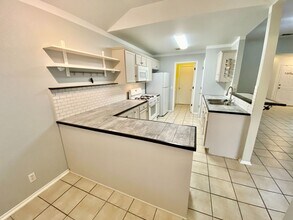 140 Llama Loop in Kyle, TX - Foto de edificio - Building Photo