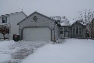 4495 Brookmeadow Dr SE in Kentwood, MI - Building Photo