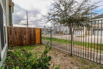2306 Wipprecht St in Houston, TX - Building Photo - Building Photo