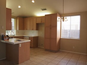 7656 N Hanna Ave in Fresno, CA - Building Photo - Building Photo