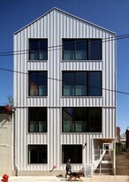 2011 Cambridge St, Unit D in Philadelphia, PA - Building Photo