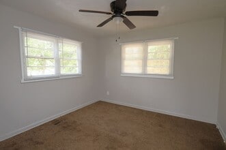 604 E Brookwood Dr in Valdosta, GA - Building Photo - Building Photo