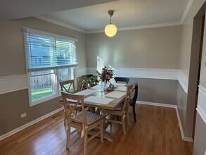 14 Newtown Dr in Buffalo Grove, IL - Building Photo - Building Photo