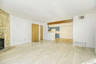 370 Zang St in Lakewood, CO - Building Photo - Building Photo