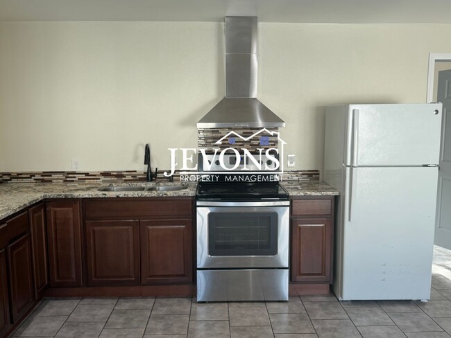 414 S Toppenish Ave in Toppenish, WA - Building Photo - Building Photo